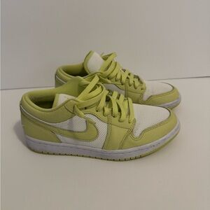 Nike Air Jordan 1 Low SE Womens Dunks Sz 8.5 Limelight/Summit White